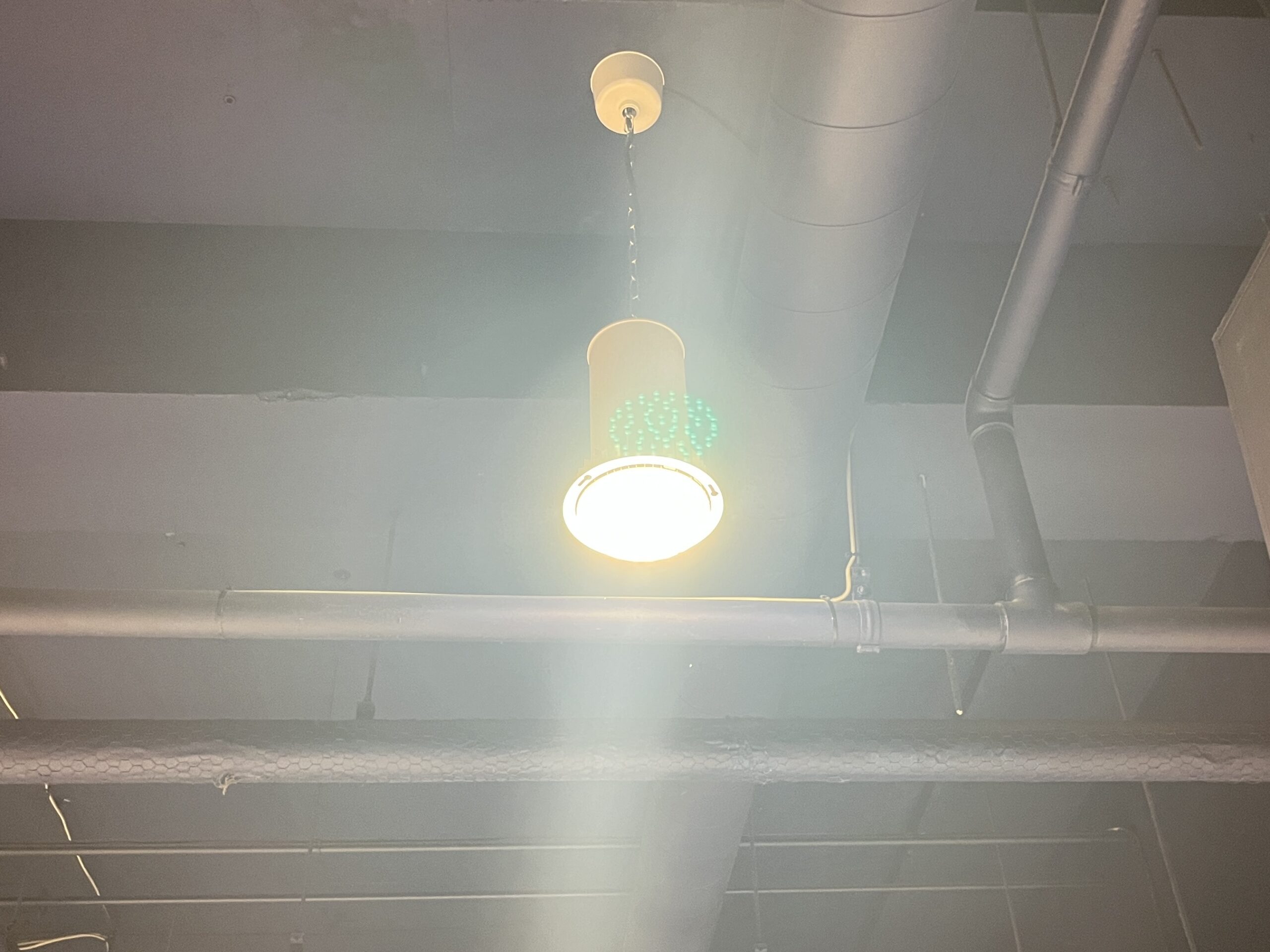 ペンダント照明(LED投光器)交換工事